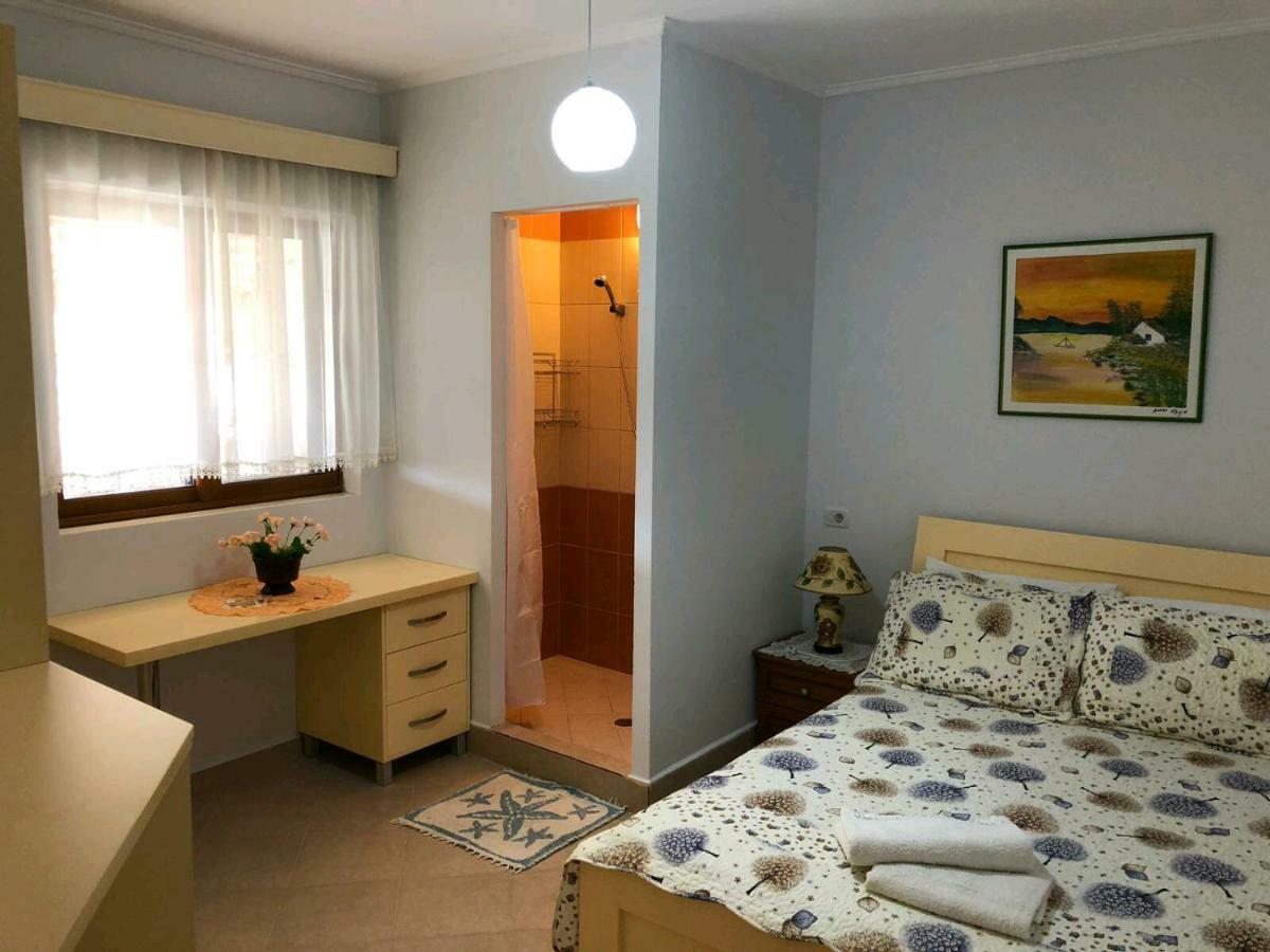 Aris Apartment Sarande Exterior photo